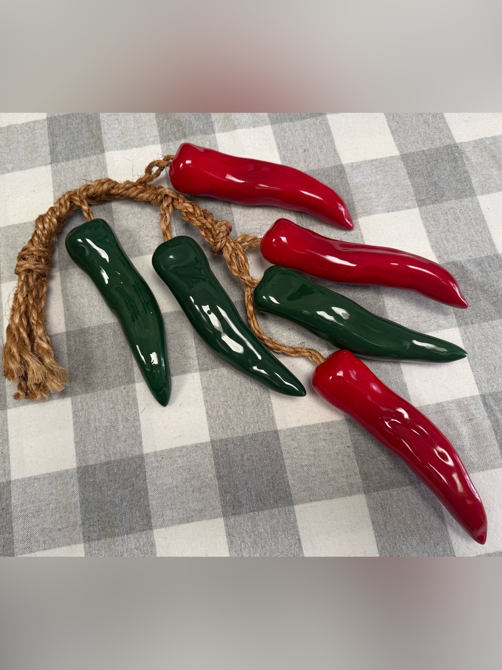 Decorative Ceramic Chili Pepper Garland – Red & Green Home Accent